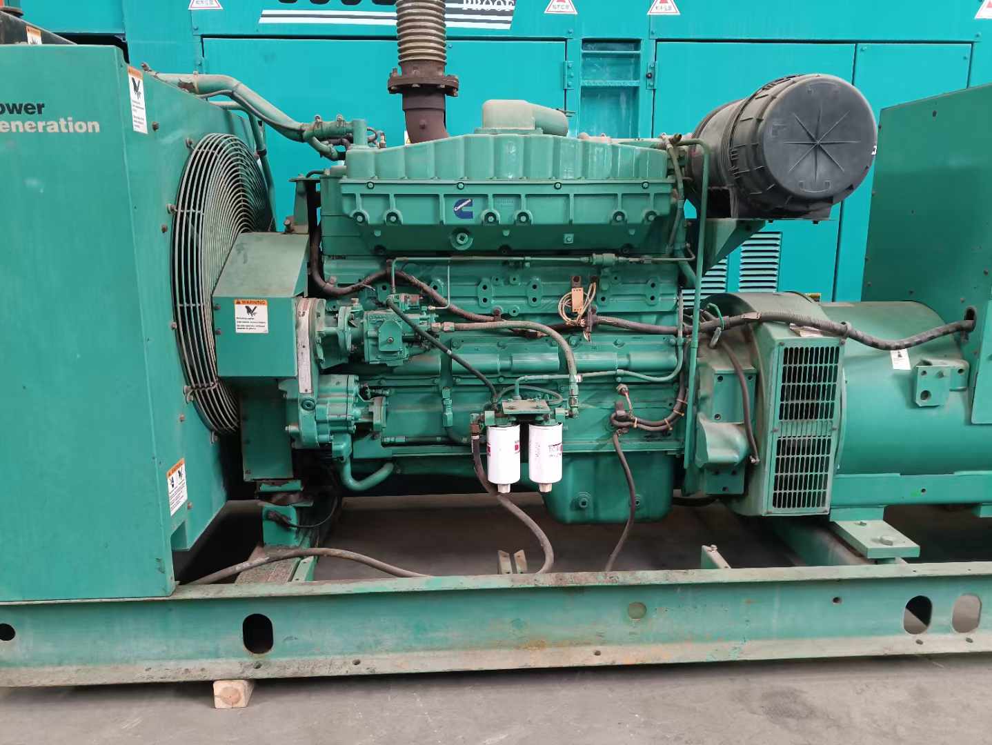 爱辉过载会对 600kW 柴油发电机组造成哪些损害？