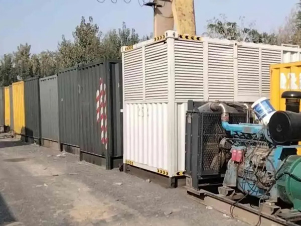 爱辉200KW柴油发电机机组每小时油耗是多少？